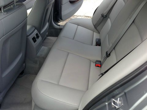 BMW 3 series 2011 photo 2