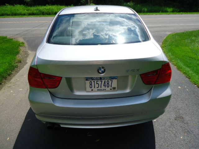 BMW 3 series 2011 photo 2