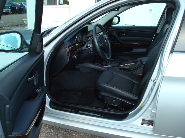 BMW 3 series 2011 photo 3