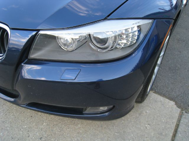 BMW 3 series 2011 photo 2