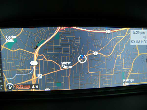 BMW 3 series 2011 photo 2