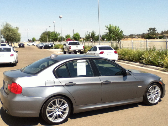 BMW 3 series 2011 photo 1