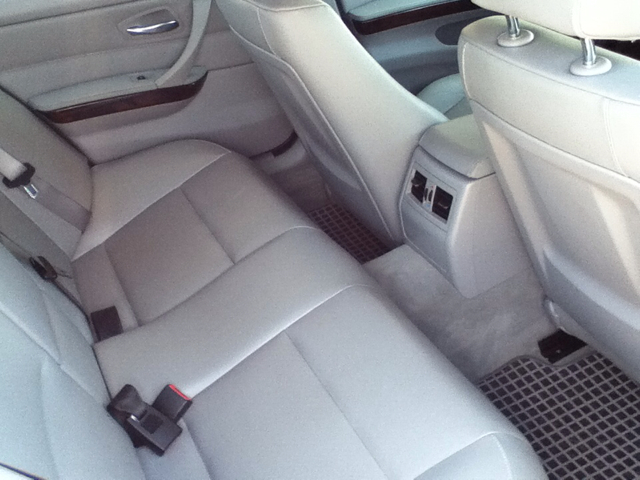 BMW 3 series 2011 photo 2