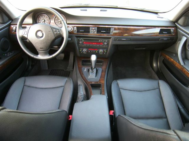 BMW 3 series 2011 photo 16