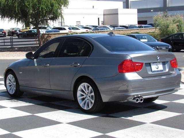 BMW 3 series 2011 photo 2