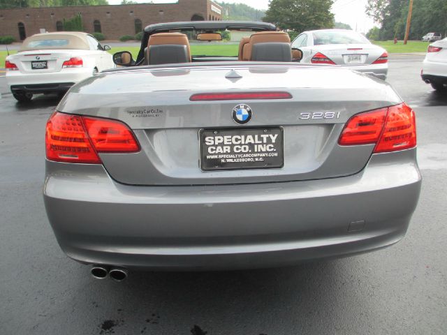 BMW 3 series 2011 photo 3