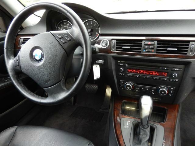 BMW 3 series 2011 photo 1