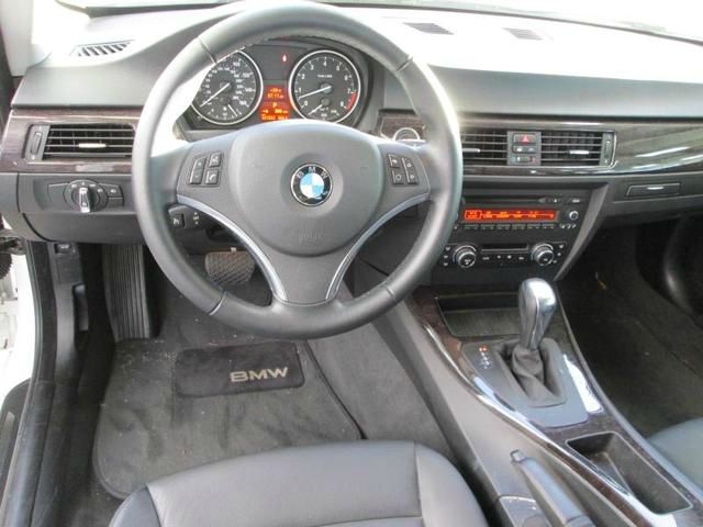 BMW 3 series 2011 photo 3
