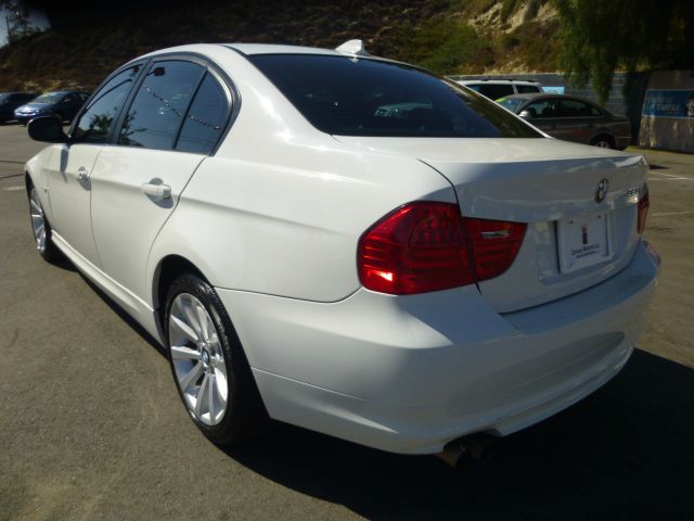 BMW 3 series SE Automatic 4X4 Beutiful Sedan