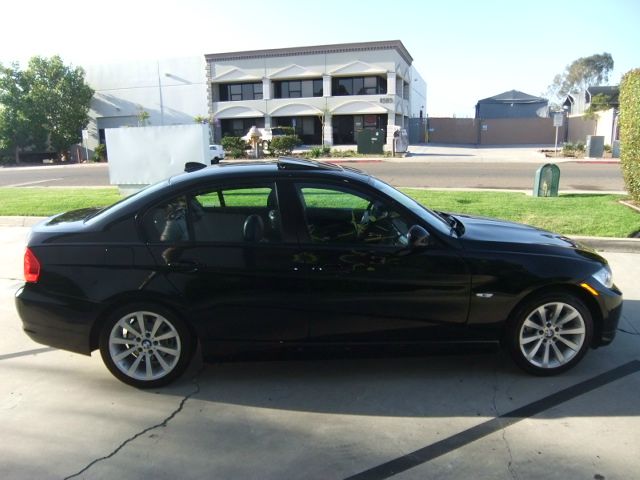 BMW 3 series 2011 photo 1