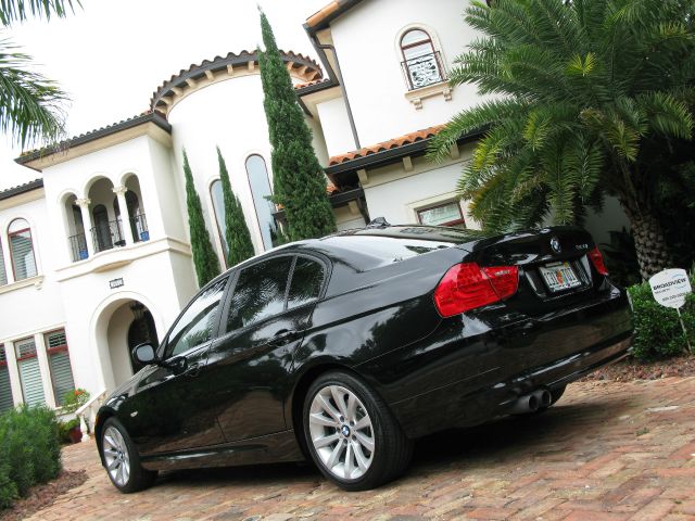 BMW 3 series SE Automatic 4X4 Beutiful Sedan