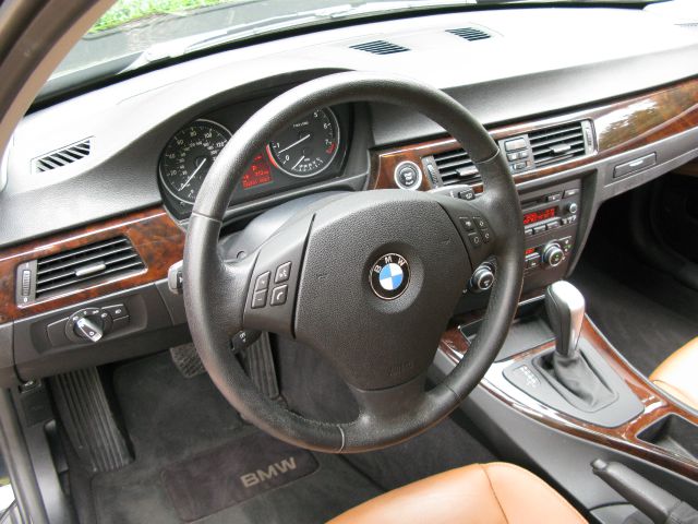 BMW 3 series 2011 photo 1