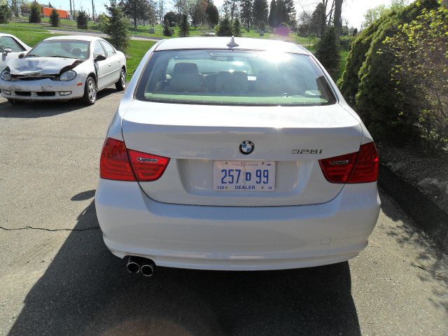 BMW 3 series 2011 photo 5