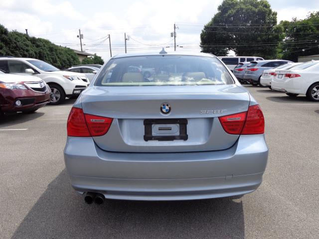 BMW 3 series 2011 photo 2