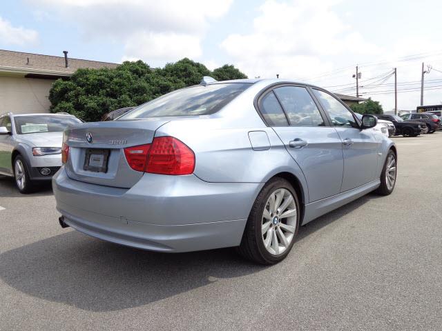 BMW 3 series 2011 photo 3