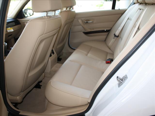 BMW 3 series 2011 photo 4