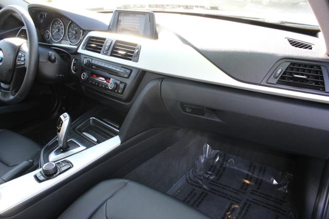 BMW 3 series 2012 photo 4