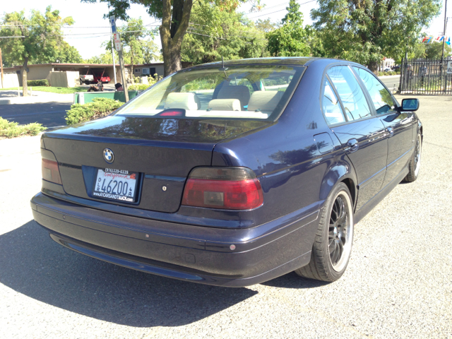 BMW 5-Series 2001 photo 0