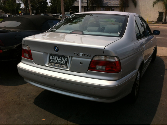 BMW 5-Series 2002 photo 2