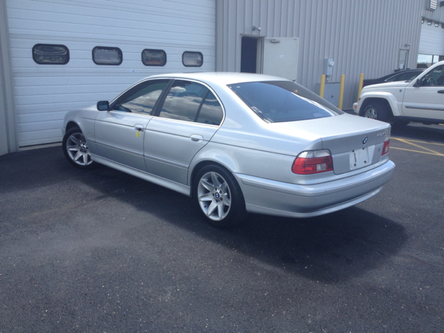 BMW 5-Series 2003 photo 2