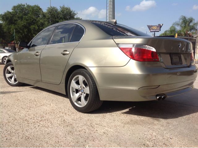 BMW 5-Series 2005 photo 1