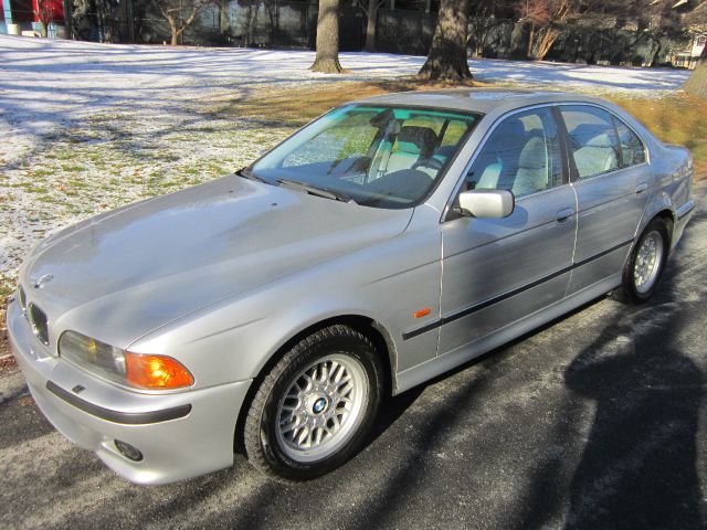BMW 5 series 2000 photo 2