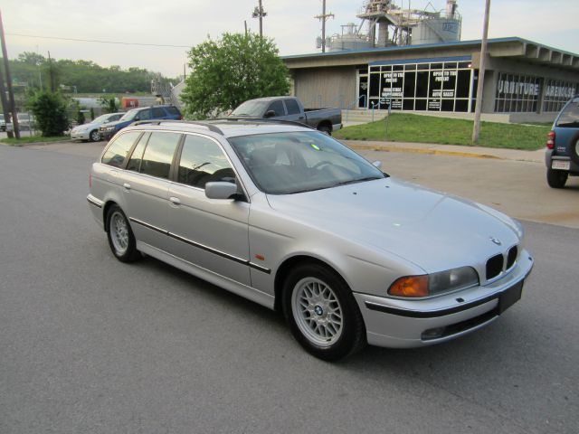 BMW 5 series 2000 photo 1