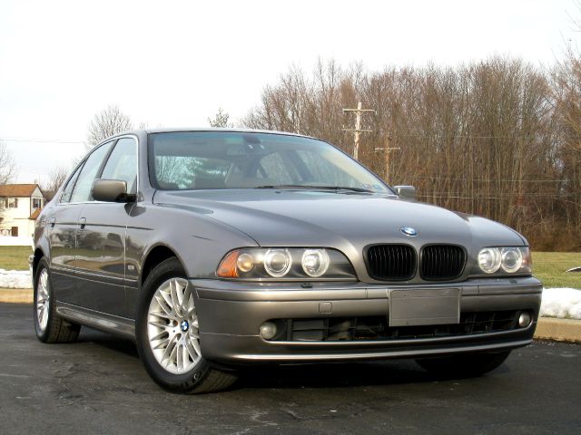 BMW 5 series Lx--5 Speed/stick-must SEE Sedan