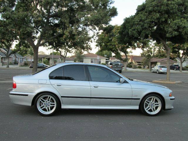 BMW 5 series Supercab 145 XLT 4WD Sedan