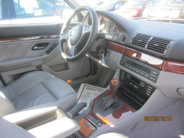 BMW 5 series 2003 photo 2