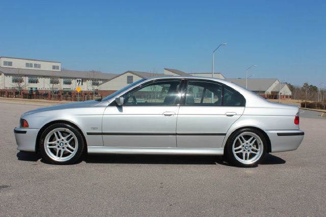 BMW 5 series 2003 photo 2
