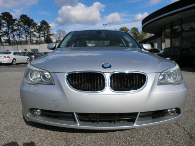 BMW 5 series 2004 photo 2