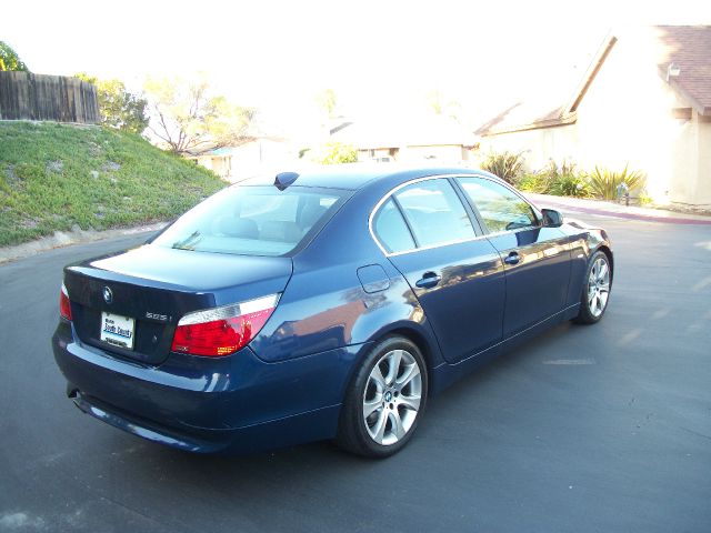 BMW 5 series 2004 photo 1