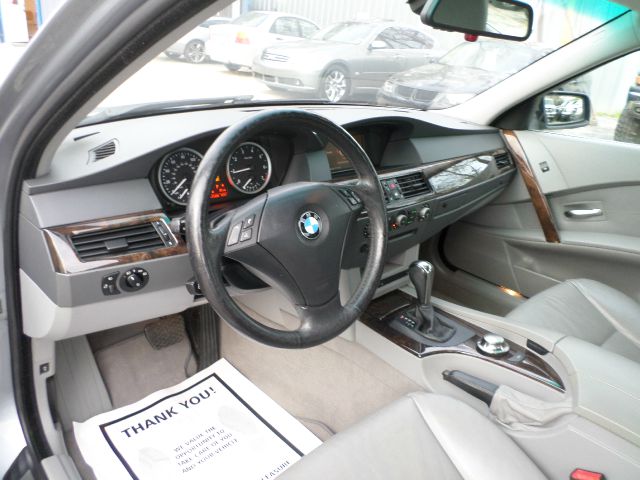 BMW 5 series 2004 photo 3