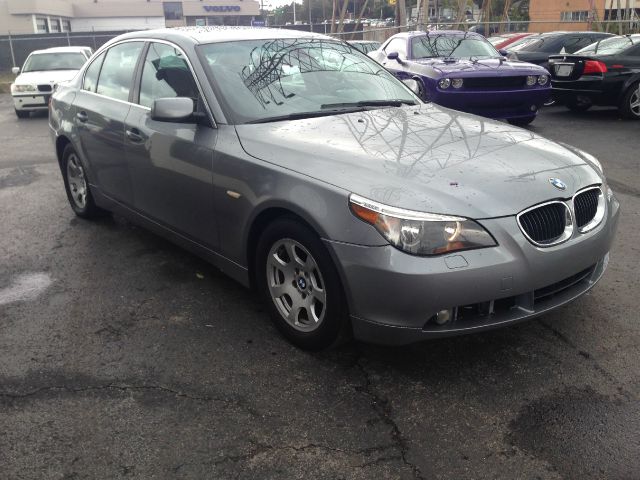 BMW 5 series 2004 photo 1
