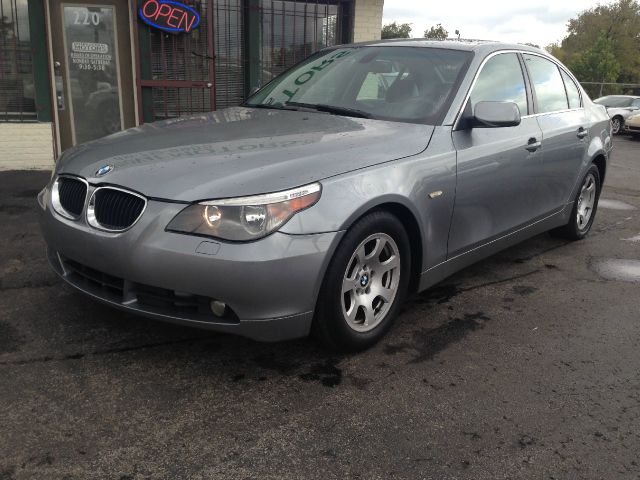 BMW 5 series 2004 photo 2