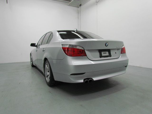 BMW 5 series 2004 photo 1