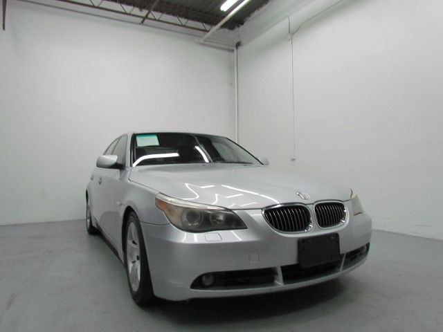 BMW 5 series 2004 photo 4