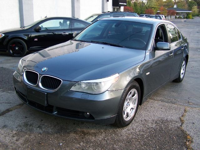BMW 5 series 2004 photo 2