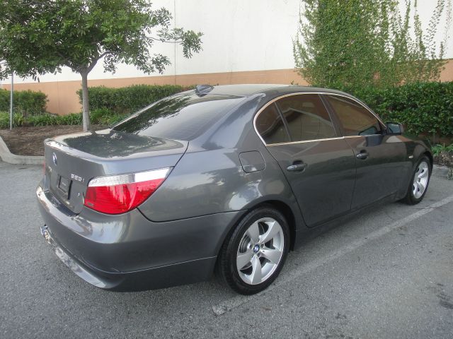 BMW 5 series 2005 photo 1