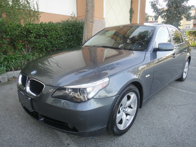 BMW 5 series 2005 photo 2