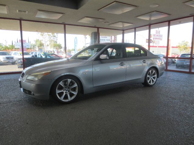 BMW 5 series 2005 photo 2