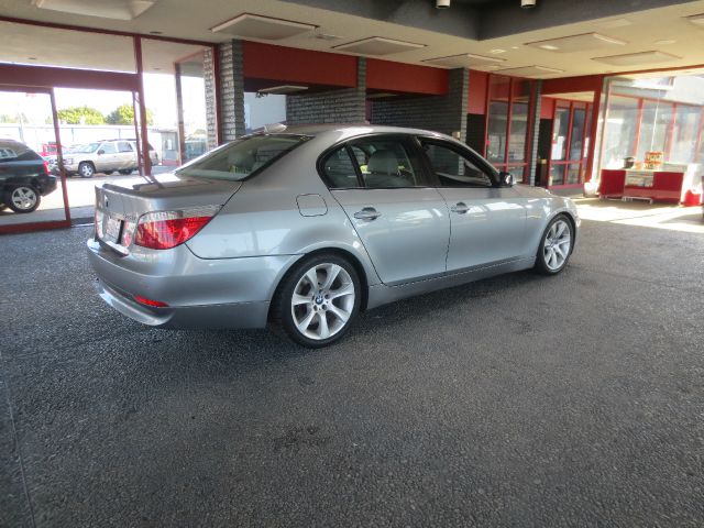 BMW 5 series 2005 photo 4