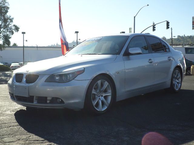 BMW 5 series 2005 photo 2