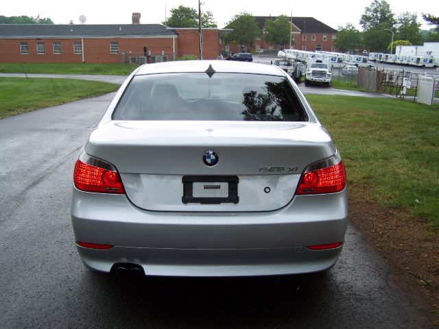 BMW 5 series 2006 photo 1