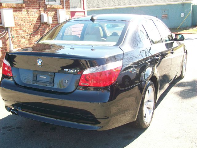BMW 5 series 2006 photo 2