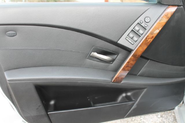 BMW 5 series 2007 photo 2