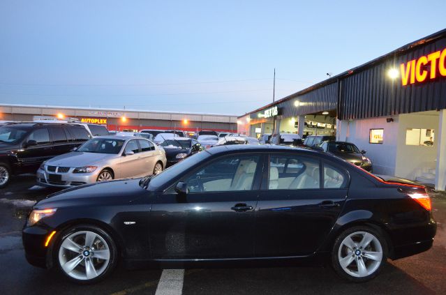 BMW 5 series 2008 photo 2