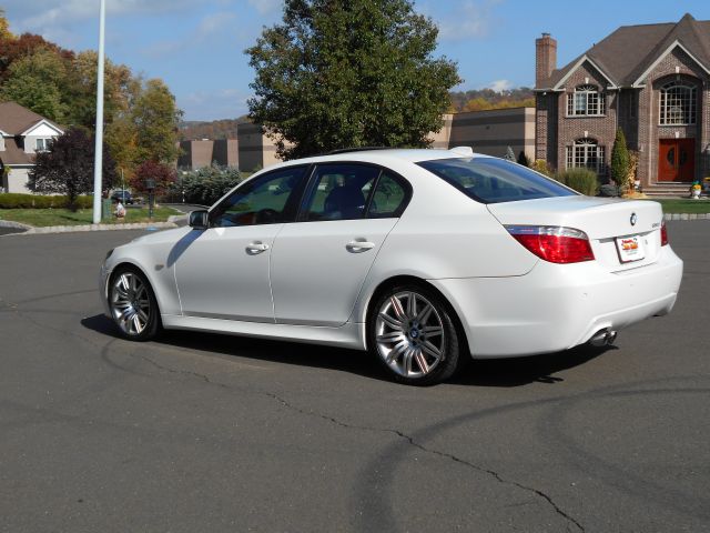 BMW 5 series 2008 photo 2