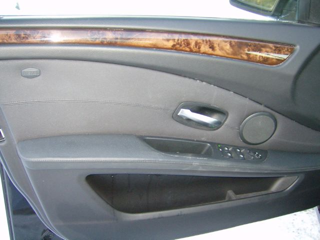 BMW 5 series 2010 photo 0